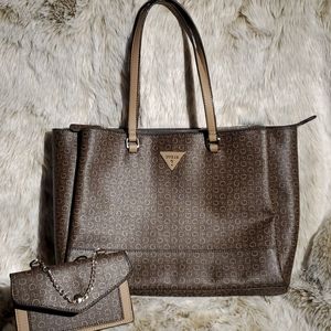 GUESS ? TOTE